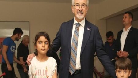 Onarılan bisikletler depremzede çocukları mutlu etti