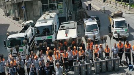 Zeytinburnu’nda Bahar Temizliği Devam Ediyor