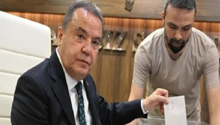 Başkan Böcek: ‘Belediyeler konaklama vergisinden pay almalı’