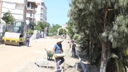 Edremit Belediyesi Ülkü Yolu Caddesi’ni Yeniliyor