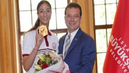 Ekrem İmamoğlu Şampiyonları Ağırladı
