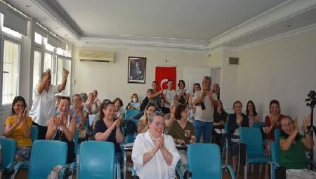 İzmir’in girişimci kadınları sertifikalarını aldı