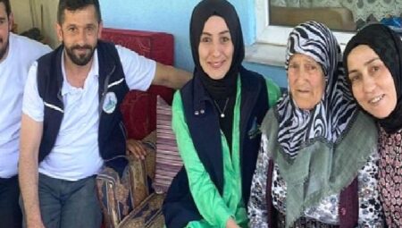 Kartepeli Havva Kara 89.Yaşına Alo Evlat İle Girdi