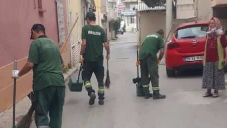 Konak’ın mahallelerinde yaz temizliği