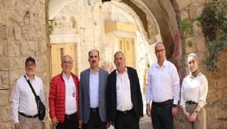 Konya Büyükşehir Filistinli Ailenin İsrail Tarafından Yıkılan Evini Yeniden İnşa Edecek