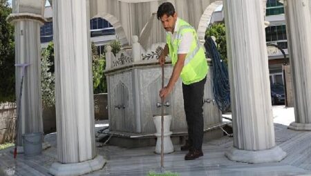 Menderes’te Camiler Bayrama Hazır