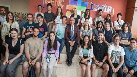 Soyer: Gençlerin öncülüğünde yürüyeceğiz