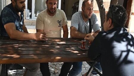 Yolda bulduğu 15 bin lirayı zabıta aracılığıyla sahibine ulaştırdı