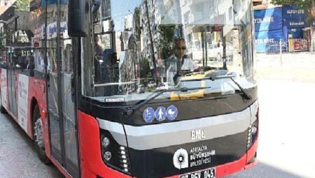 Antalya Büyükşehir belediyesin ‘de 15 Temmuz’da ulaşım ücretsiz