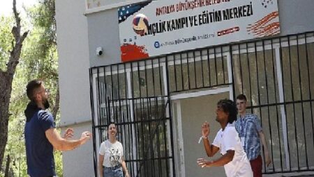Avrupalı öğrenciler Türk kültürünü tanıyor