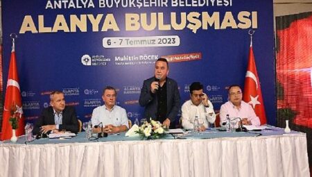 Başkan Böcek Alanya’da