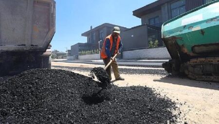 İnşaat Süreci Tamamlanan Sokaklar Asfaltlanıyor