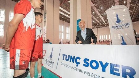 İzmir’in yeni spor uygulaması Sporİzmir kullanıma sunuldu