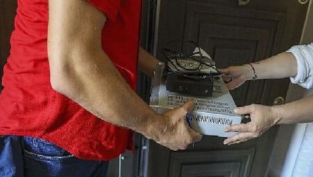 Karşıyaka’da elektronik atıklar, öğrenciler için tablete dönüşüyor