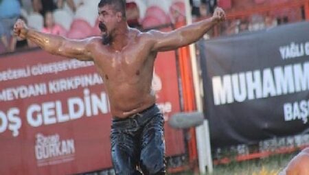 Kırkpınar başpehlivanı Yusuf Can Zeybek Kartepe’de