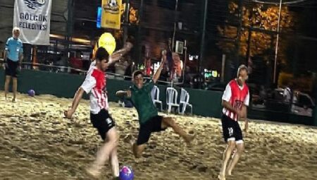 Kum futbolu turnuvasıyla büyük heyecan başladı 