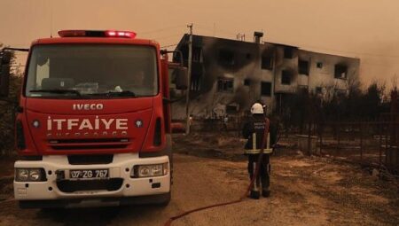 Manavgat Ahmetler sakinlerine yangınla mücadele eğitimi verildi
