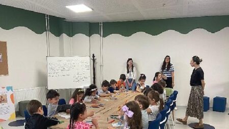Oyuncak Kütüphanesi Miniklerin Eğlence ve Eğitim Merkezi