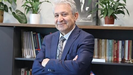 Prof. Dr. Yumuşhan Günay: “Sosyal medya paylaşımları diş estetiğine talebi artırdı”