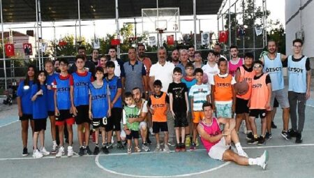 Takımını kur sahaya çık 4 . Geleneksel besketbol turnuvası sona erdi 