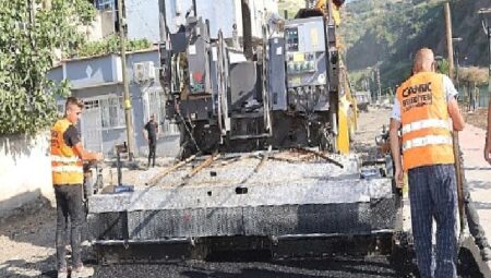 Başkan Sandıkçı: “İlçemize yeni eser ve hizmetleri kazandırmaya devam ediyoruz”