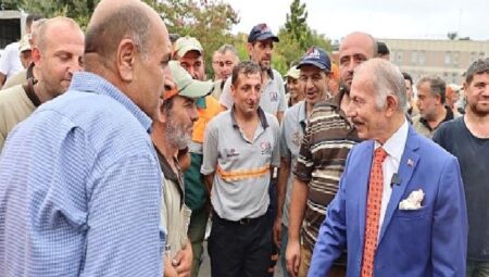Bayrampaşa Belediye Başkanı Atila Aydıner, işçilerle buluştu