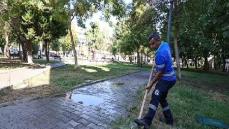Buca’nın nefes alanları vandalların hedefinde