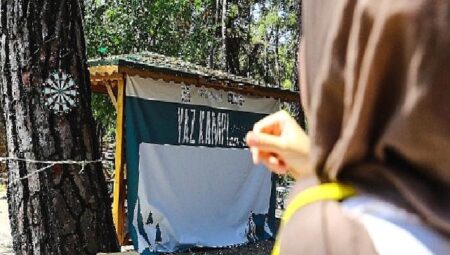 Depremzede gençler Büyükşehir Gençlik Kampı’nda moral depoluyor