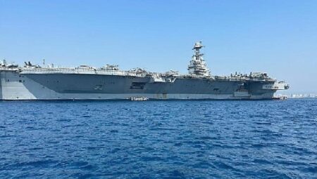 Dünyanın en büyük uçak gemisi USS Gerald R. Ford, QTerminals Antalya Limanı açıklarına demirledi