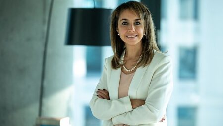 EY Girişimci Kadın Liderler Programı 2023 başvuruları devam ediyor
