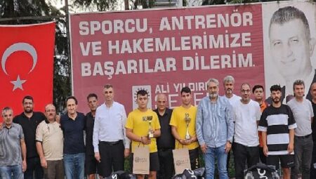 Gölcük Belediyesi Amatör Kulüplerin Yanında