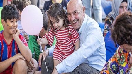 Haydi çocuklar başvurun, İzmir’i birlikte yönetelim