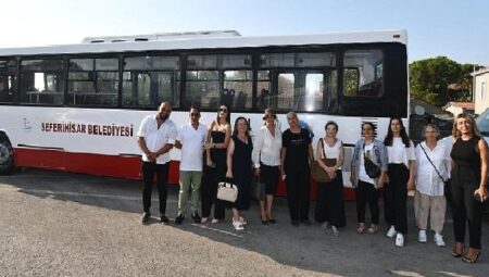 İzmir Büyükşehir Belediyesi’nden Seferhisar Belediyesi’ne otobüs