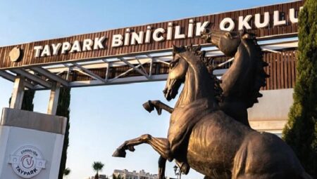 Karşıyaka’da 20 bin çocuk binicilik sporuyla tanıştı