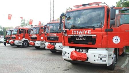 Kocaeli Büyükşehir itfaiye filosunu güçlendiriyor
