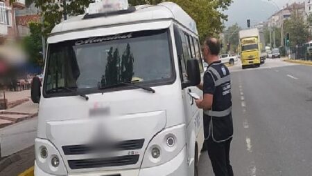 Kocaeli Büyükşehir’den servis araçlarına sıkı denetim