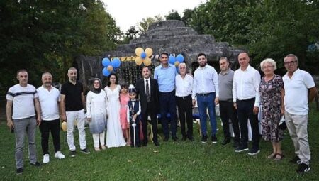Kocaman Mutluluklara Şahitlik Ediyor