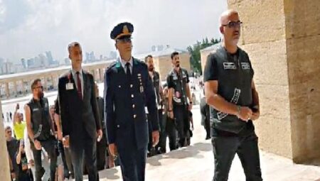 Atatürk filminin yönetmeni “ATA”nın huzurunda