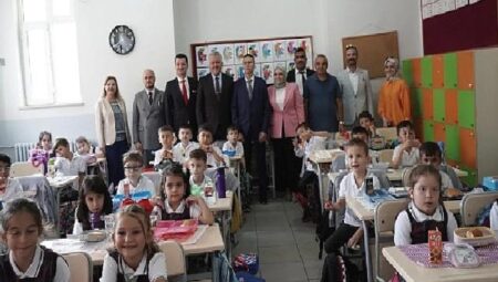 Gerenli çocukların İlköğretim Haftası heyecanına ortak oldu