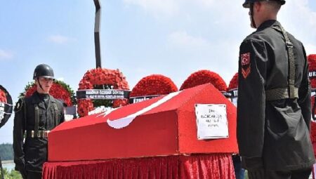 Kemalpaşa Şehidini Uğurladı