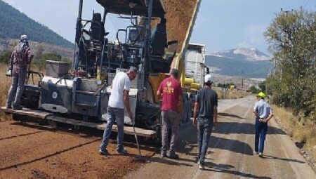 Kırsal Mahallelerde Yol Çalışmaları Devam Ediyor