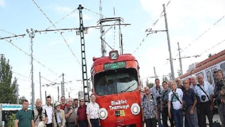 Konya Büyükşehir’in Bisiklet Tramvayı Örnek Oluyor