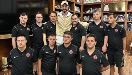 Rapçi SEFO, TFF Ödül Töreninin Ardından Genç Sporculara Moral Verdi