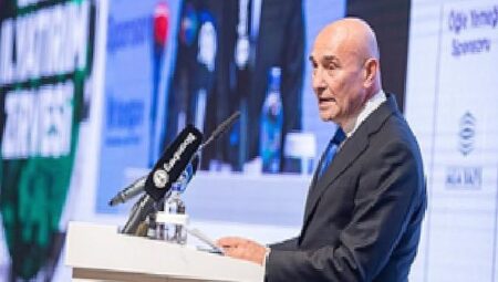 Soyer: “Nerede Olursanız Olun Demokrasiyi Talep Edin”
