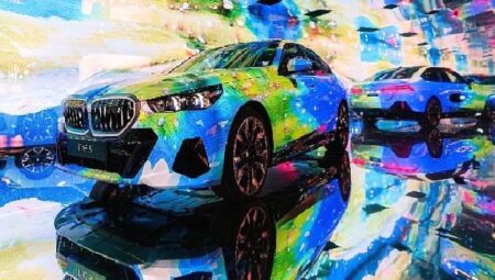 Yeni BMW i5’ten ilham alan “The Electric AI Canvas” enstalasyonu Art Basel’den sonra Contemporary Istanbul’a geliyor