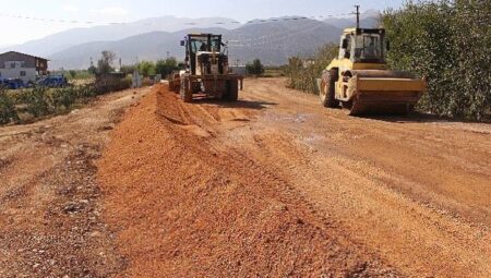 Antalya Büyükşehir Elmalı Bayralar köprüsünü yeniledi