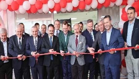 Bayrampaşa’da Yenilenen Acil Servis Hizmete Açıldı