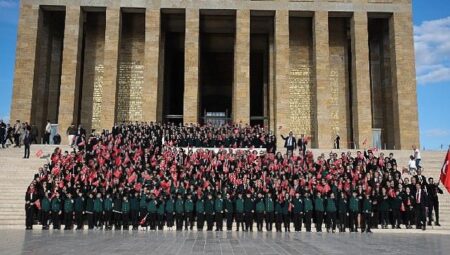 Darüşşafakalılar Ata’nın Huzurunda