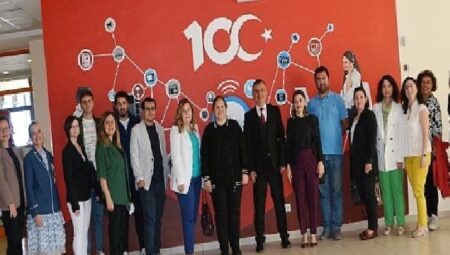 EÜ İletişim Fakültesinde Sanat Duvara Resmedildi
