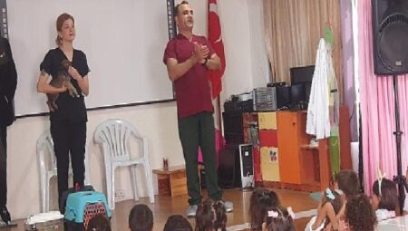 Karşıyakalı Çocuklar Hayvan Sevgisiyle Büyüyor